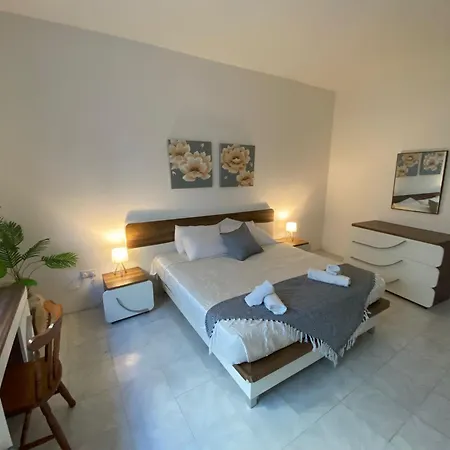 Flat St Julians For 7 People, Spacious And Bright